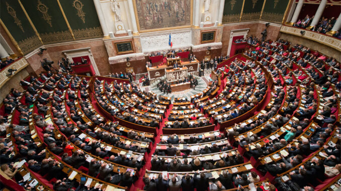 Crise politique dissolution de l'Assemblée national en France