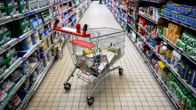 Grande distribution : Carrefour remonte, Auchan décroche, ce que disent les parts de marché