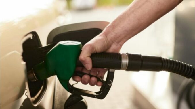 Aide carburant de 50 € : qui peut vraiment la demander avant de remplir le formulaire