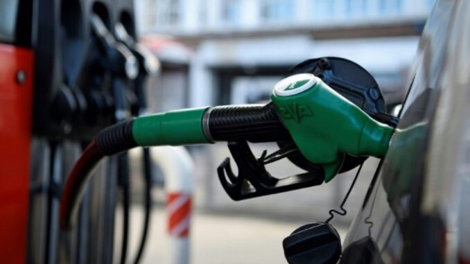Carburant : le gazole baisse mais l’essence repart à la hausse, faut-il faire le plein maintenant ?”