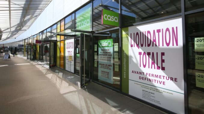 Minelli, Casa, Auchan, Monoprix : que deviennent vos cartes cadeaux, garanties et points fidélité lors d'une fermeture ou d'une restructuration ?