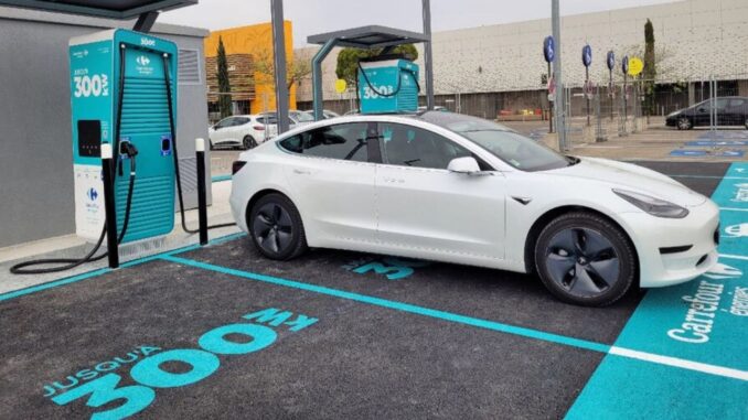 Recharge électrique : pourquoi la même borne peut coûter beaucoup plus cher selon l’application