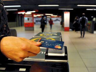 Paiement par carte bancaire dans les transports franciliens : pratique, mais plus cher et sans correspondance