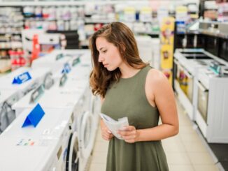 Électroménager : le projet européen sur l’étiquette énergie pourrait changer la façon de comparer la consommation des appareils avant l’achat